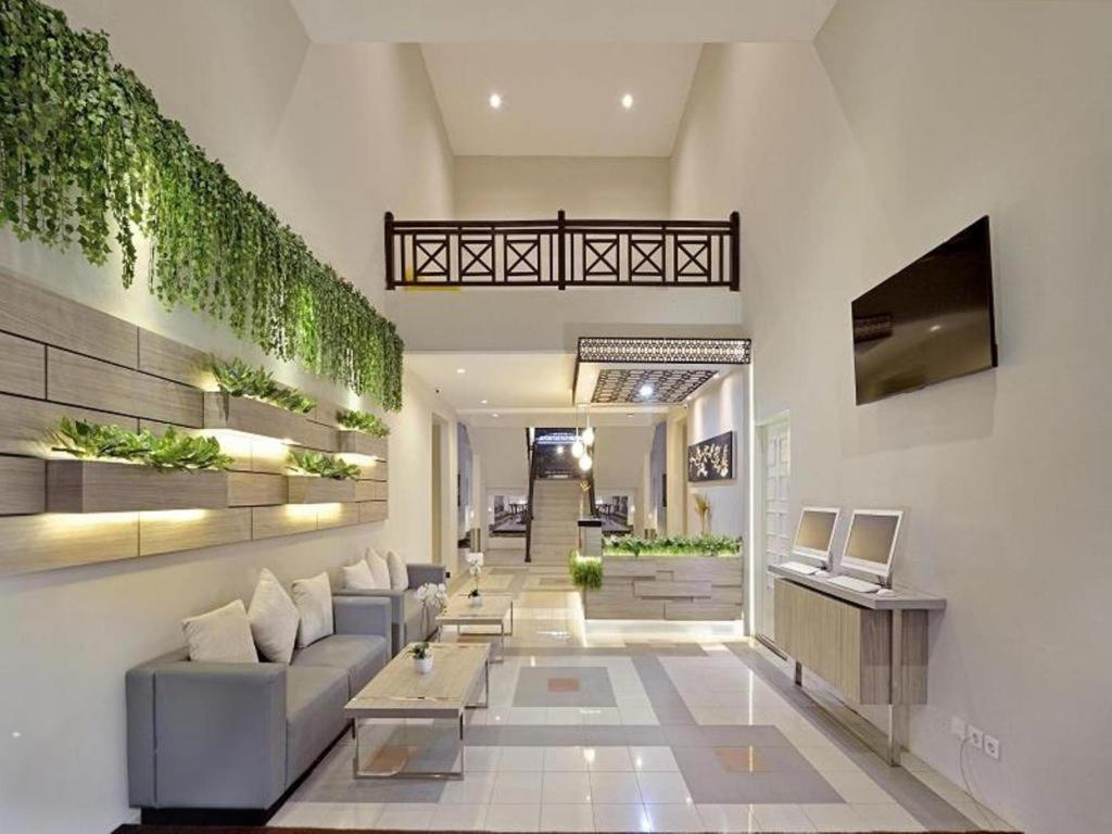 Whiz Prime Hotel Darmo Harapan สุราบายา ภายนอก รูปภาพ