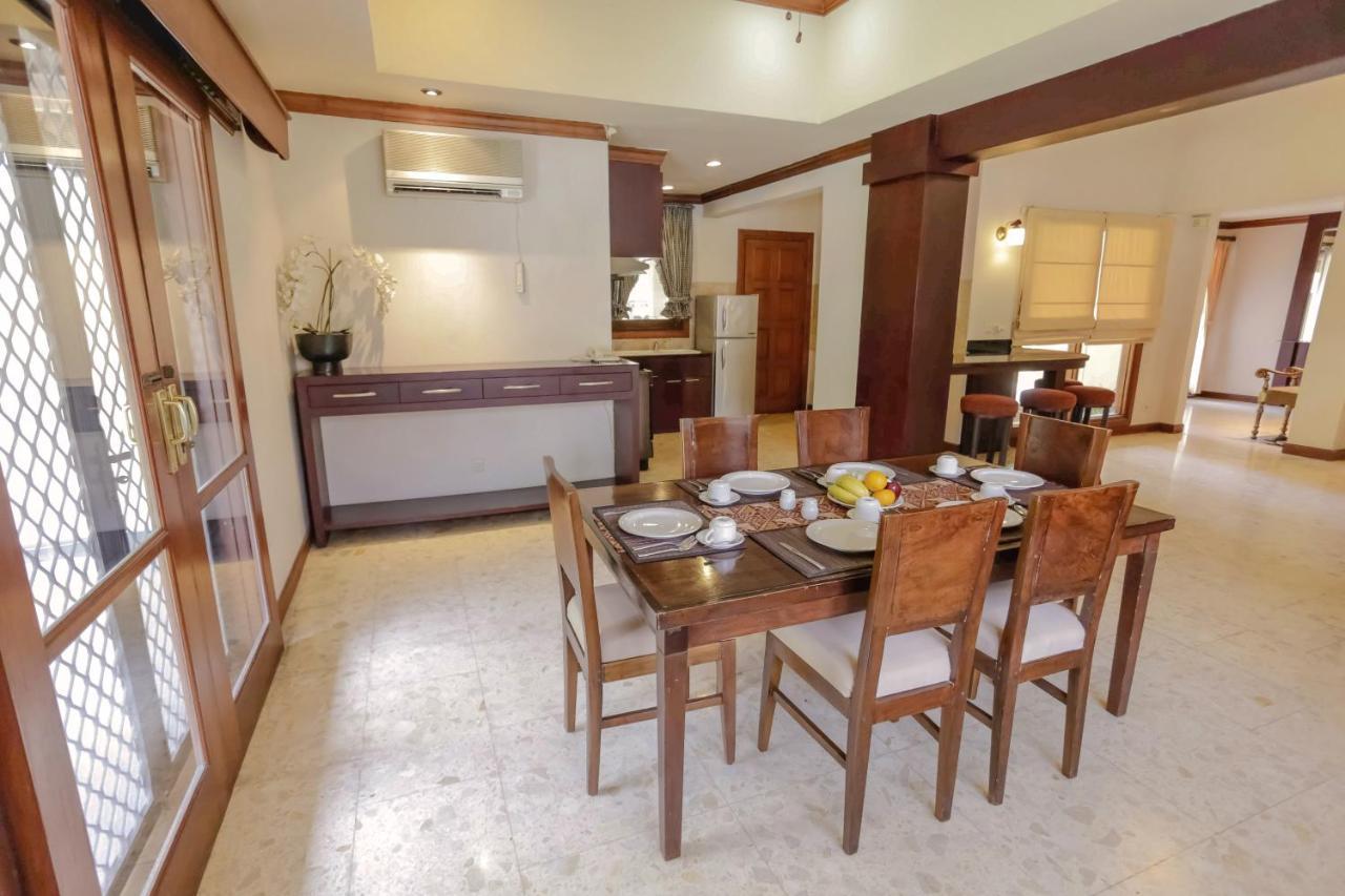 Whiz Prime Hotel Darmo Harapan สุราบายา ภายนอก รูปภาพ