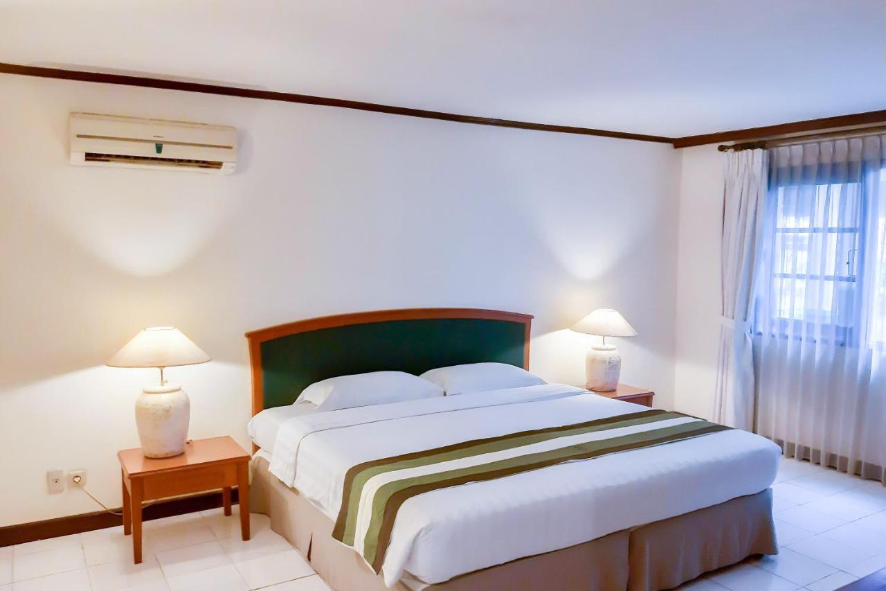 Whiz Prime Hotel Darmo Harapan สุราบายา ห้อง รูปภาพ