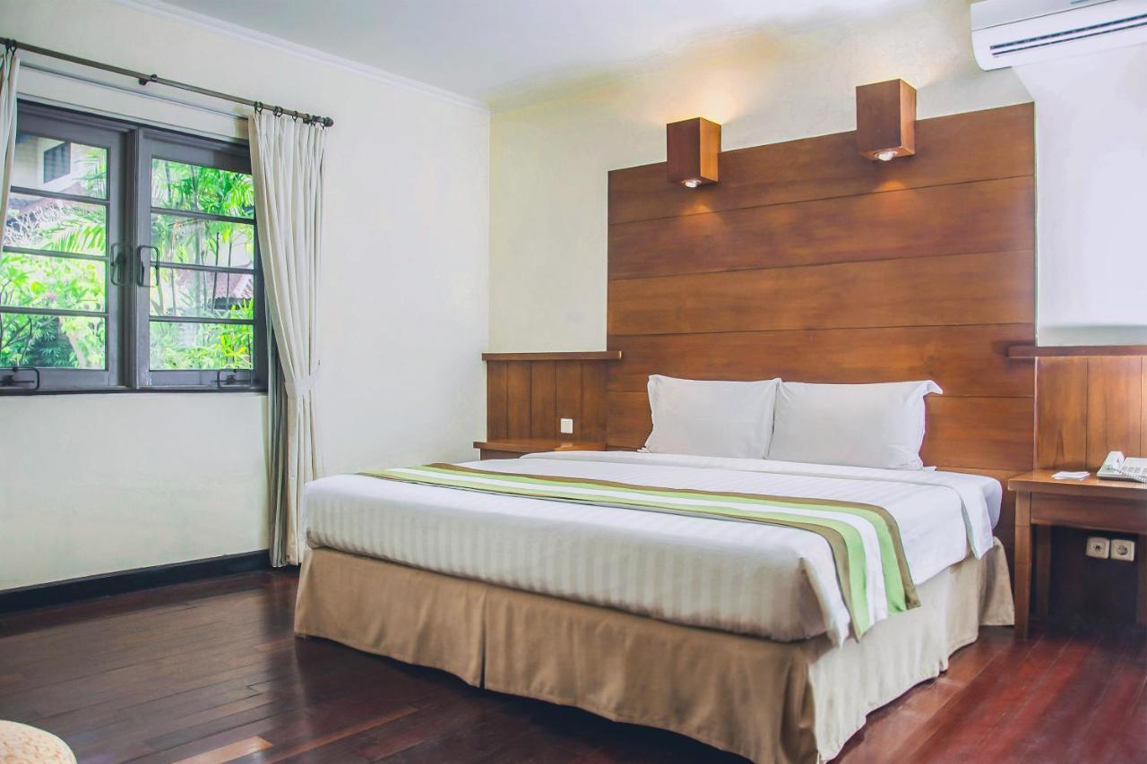 Whiz Prime Hotel Darmo Harapan สุราบายา ภายนอก รูปภาพ