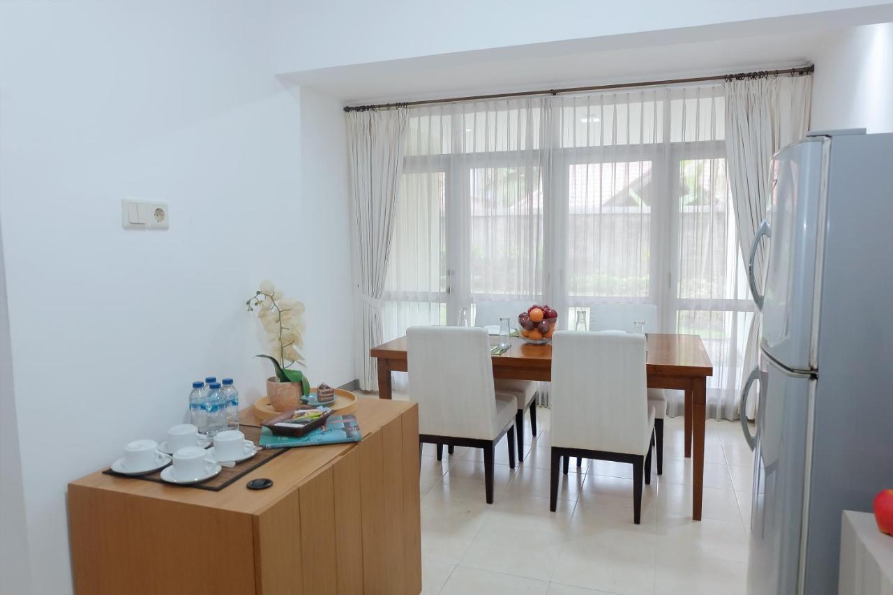Whiz Prime Hotel Darmo Harapan สุราบายา ภายนอก รูปภาพ